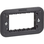 Soporte de 3 módulos con tornillos de 45 mm Living Now BTicino K4703L