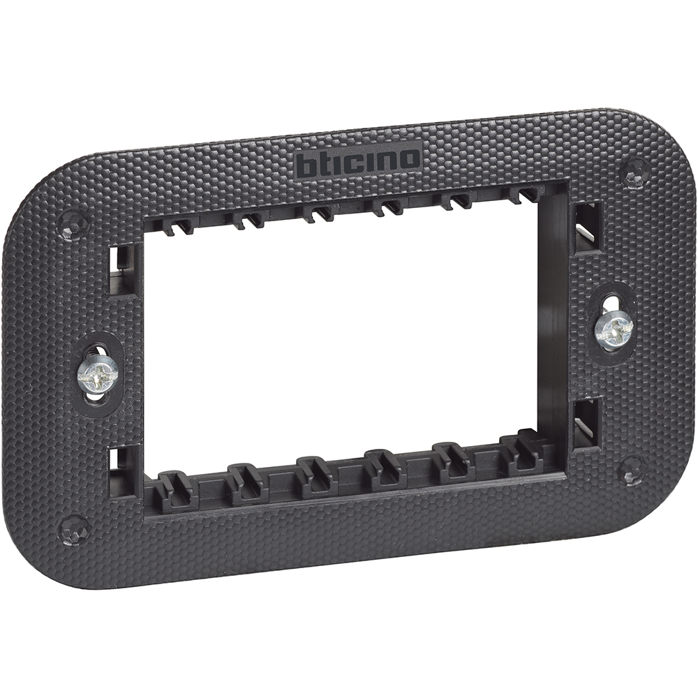 Soporte de 3 módulos con tornillos de 45 mm Living Now BTicino K4703L