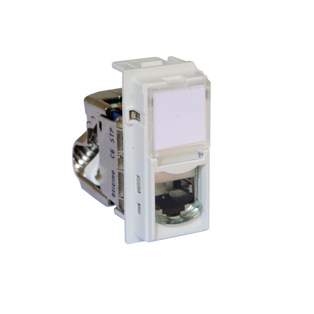Conector RJ45 categoría 6 STP Toolless, 1 módulo blanco Living Now BTicino KW4279C6S